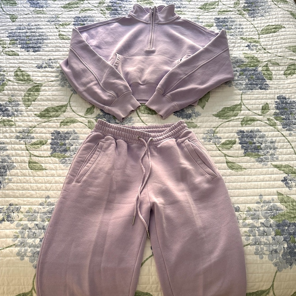 Abercrombie and Fitch Essential Sunday Sweatsuit (Lavender) XS
